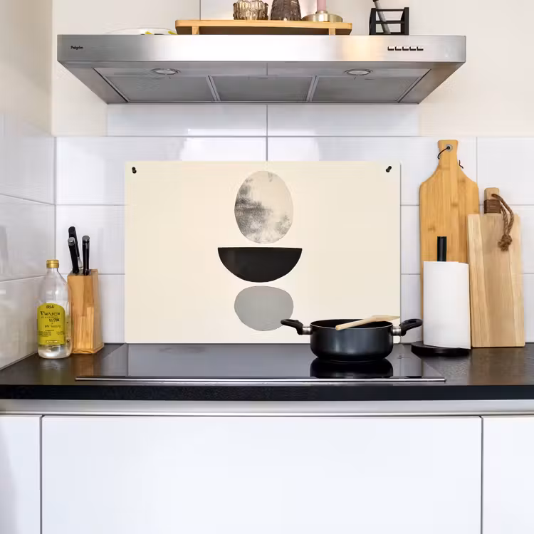 Beige - Japandi - Wabi sabi Inductie beschemer met haakjes klein -sfeer2