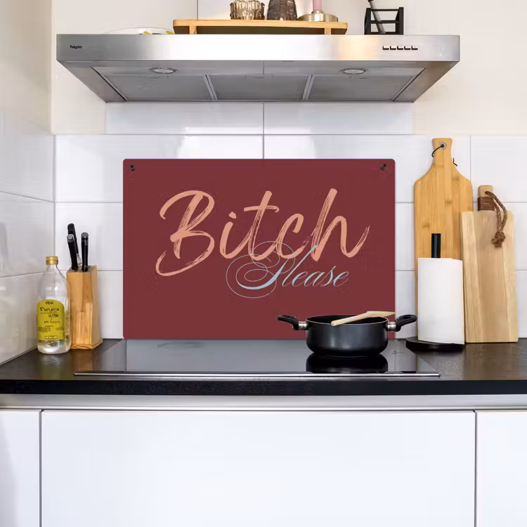 Bitch please - Rood - Blauw Inductie beschemer met haakjes klein -sfeer2