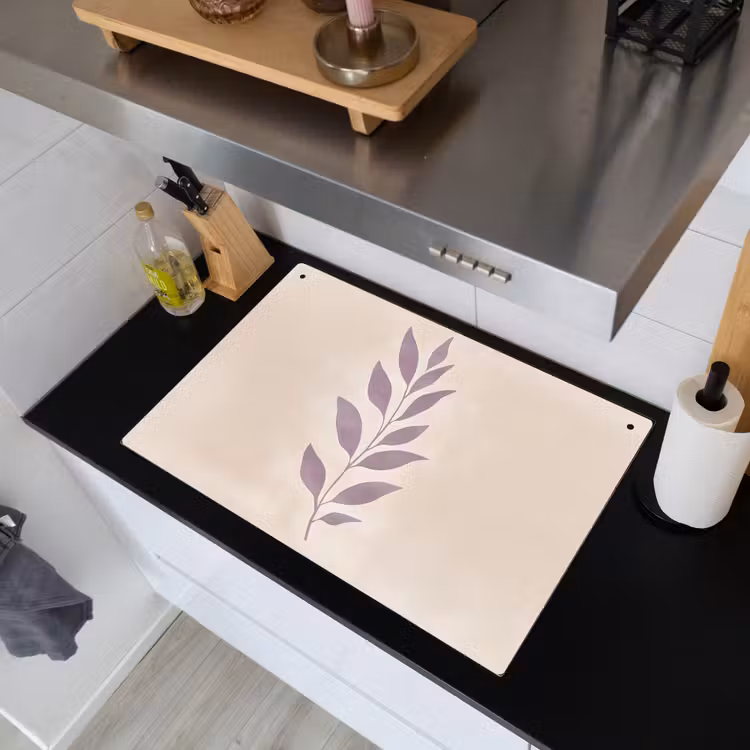Tak - Bladeren - Minimalistisch - Beige Inductie beschemer met haakjes klein -sfeer1