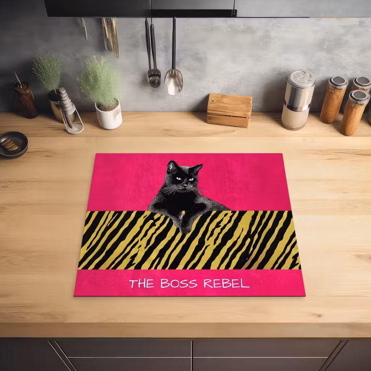 Kat - Baas - Roze - Tijgerprint Inductie beschermer vinyl 3mm middel -sfeer5