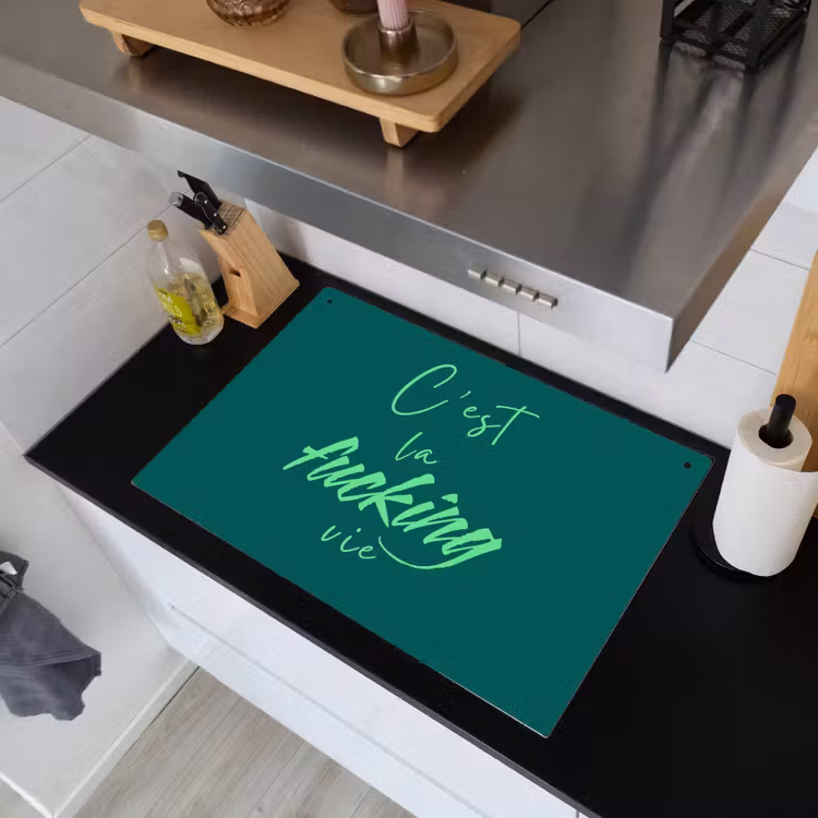 c'est la fucking vie - Groen - Handgeschreven Inductie beschemer met haakjes klein -sfeer1