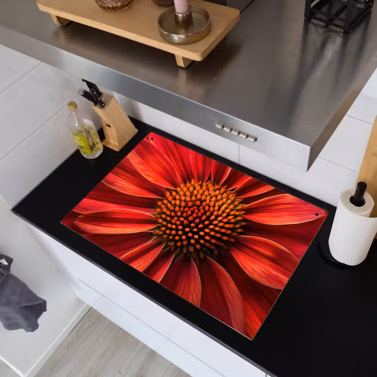 Close up - Bloem- Rood Inductie beschemer met haakjes klein -sfeer1