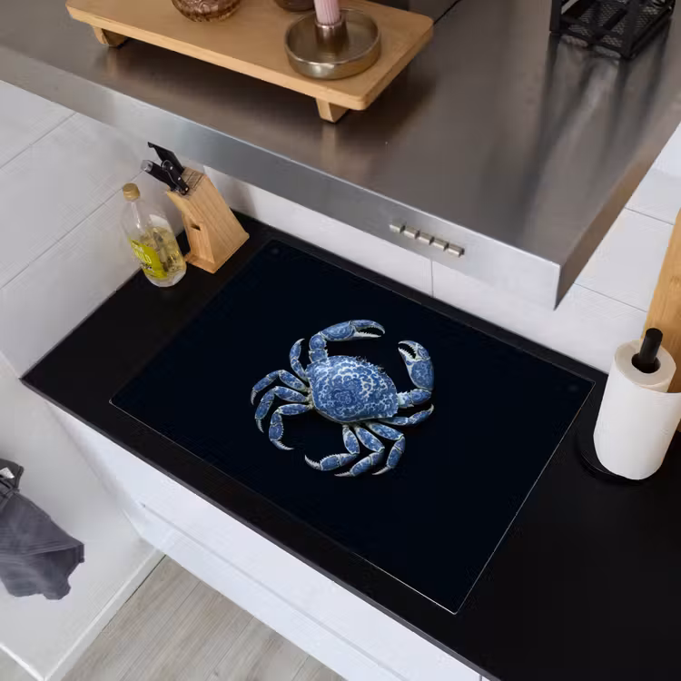 Krab - Delfts blauw - Dieren Inductie beschemer met haakjes klein -sfeer1