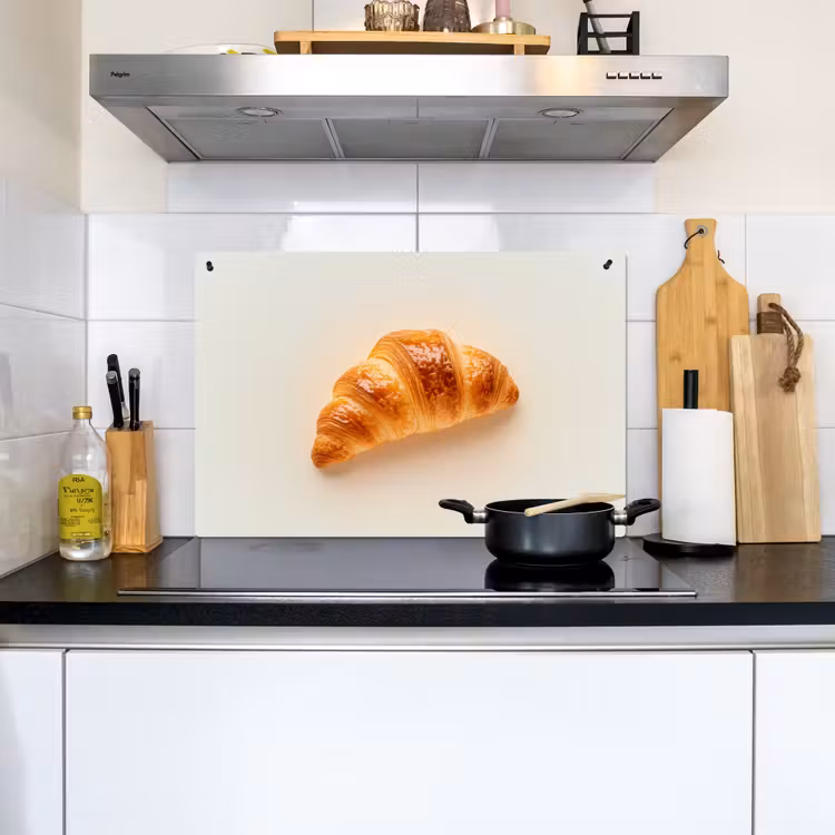 Croissant - Brood - Beige Inductie beschemer met haakjes klein -sfeer2