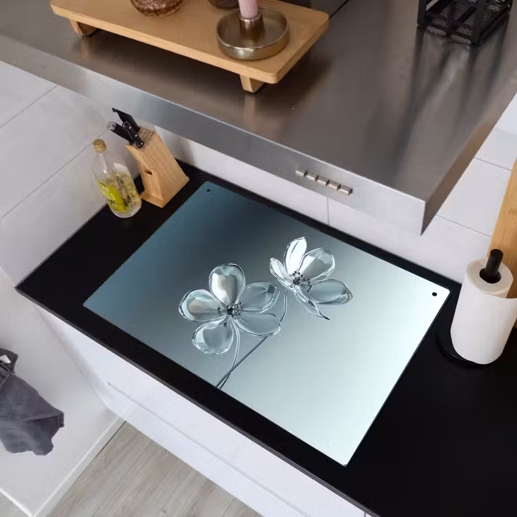 Kristal - Bloemen - Grijs Inductie beschemer met haakjes klein -sfeer1