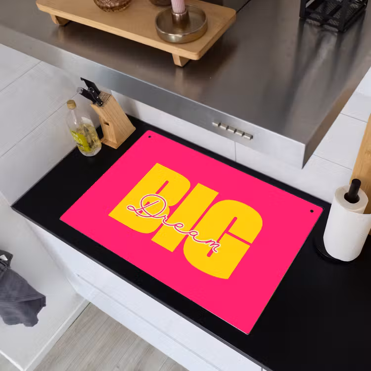 Dream big - Roze - Geel - Minimalistisch Inductie beschemer met haakjes klein -sfeer1