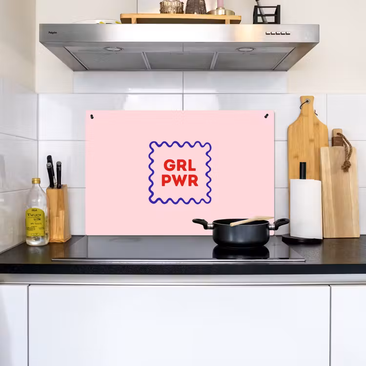 Grl pwr - Roze - Kader Inductie beschemer met haakjes klein -sfeer2