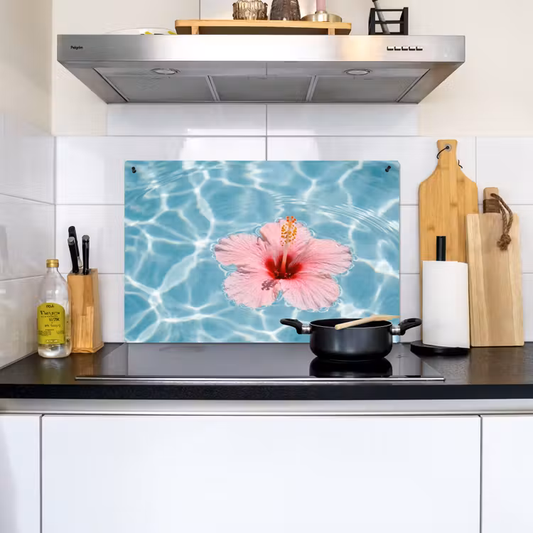 Hibiscus - Water - Roze Inductie beschemer met haakjes klein -sfeer2