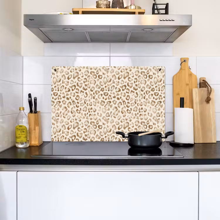 Luipaard - Klassiek - Beige Inductie beschemer met haakjes klein 777 -sfeer2