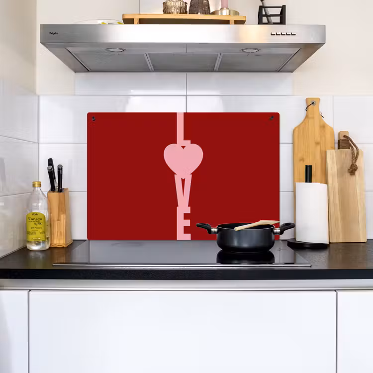 Love - Hart - Rood Inductie beschemer met haakjes klein -sfeer2