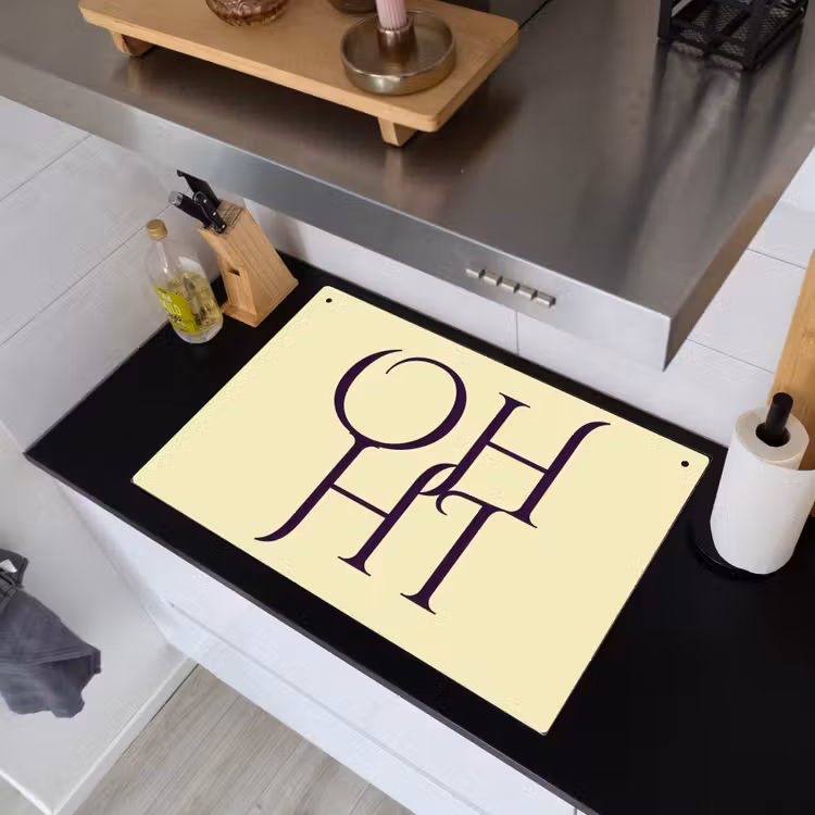 Oh hi - Geel - Monogram Inductie beschemer met haakjes klein -sfeer1