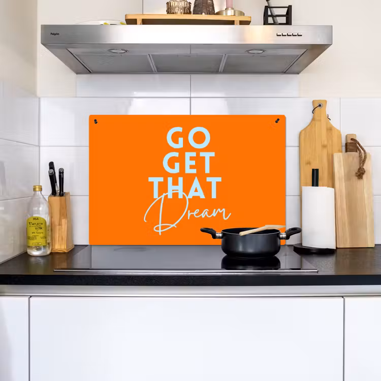Oranje - Blauw - Go get that dream Inductie beschemer met haakjes klein -sfeer2
