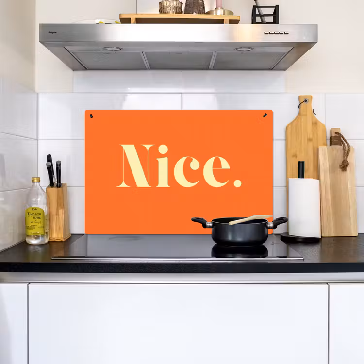 Oranje - Gebroken wit - Nice Inductie beschemer met haakjes klein -sfeer2