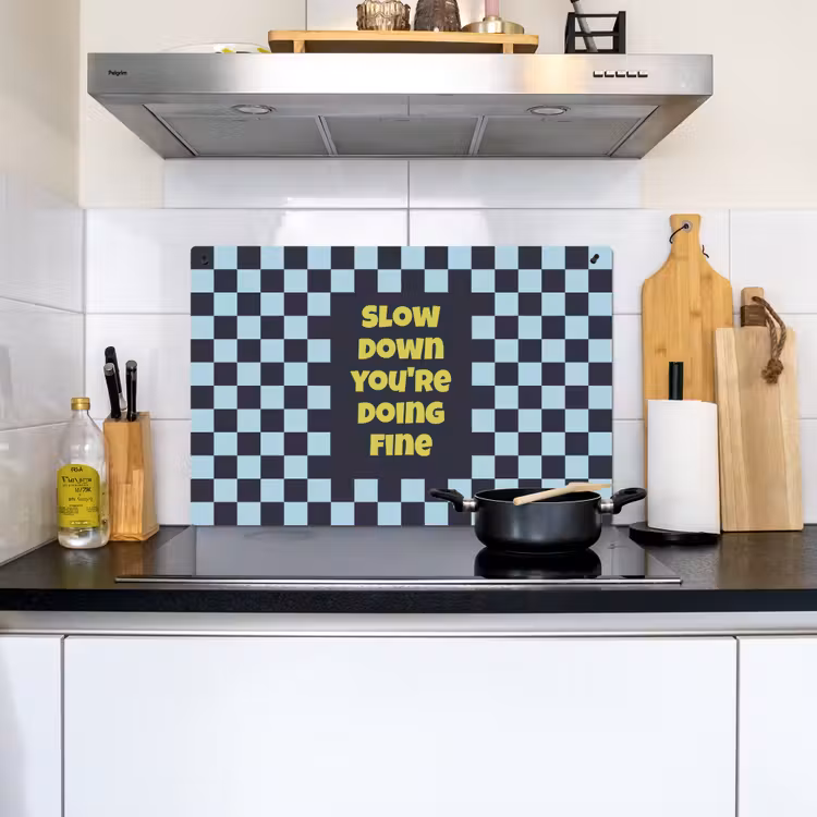Patroon - Geblok - Blauw - Slow down you're doing fine Inductie beschemer met haakjes klein -sfeer2
