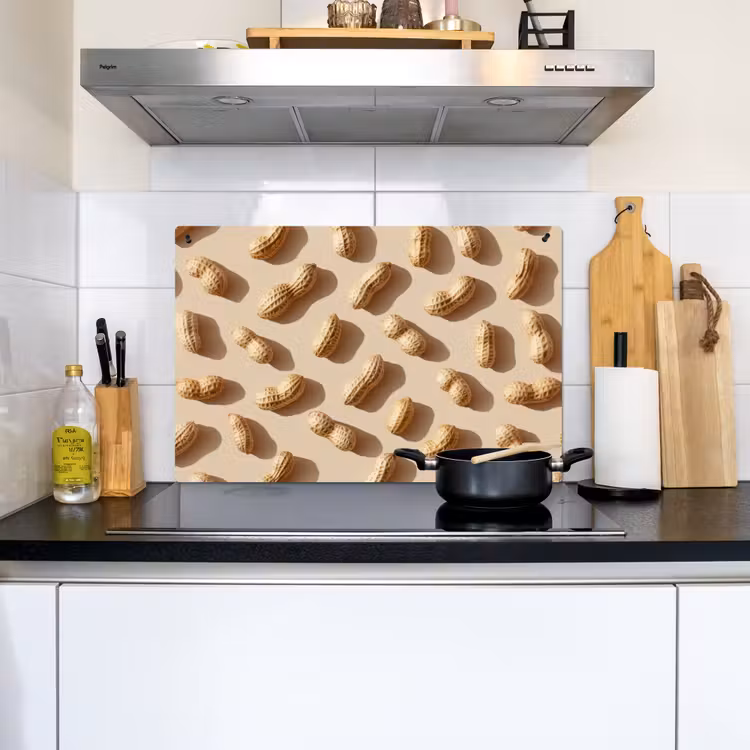 Pinda's - Patroon - Beige Inductie beschemer met haakjes klein -sfeer2