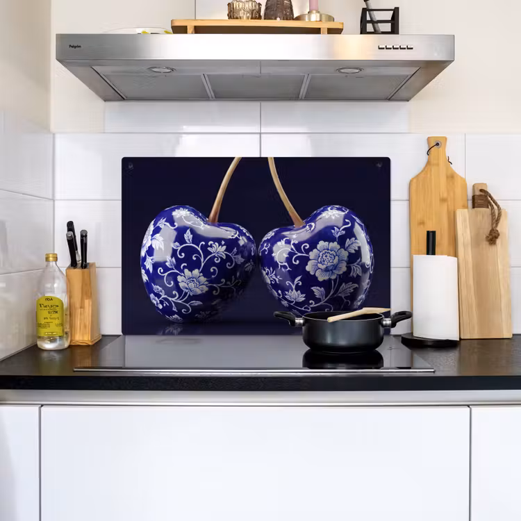 Porselein- Kersen - Delfts - Blauw Inductie beschemer met haakjes klein -sfeer2