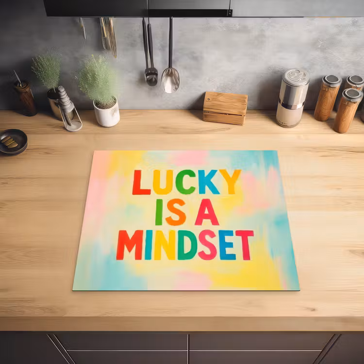 Quote - Lucky - Regenboogkleuren Inductie beschermer vinyl 3mm middel -sfeer5