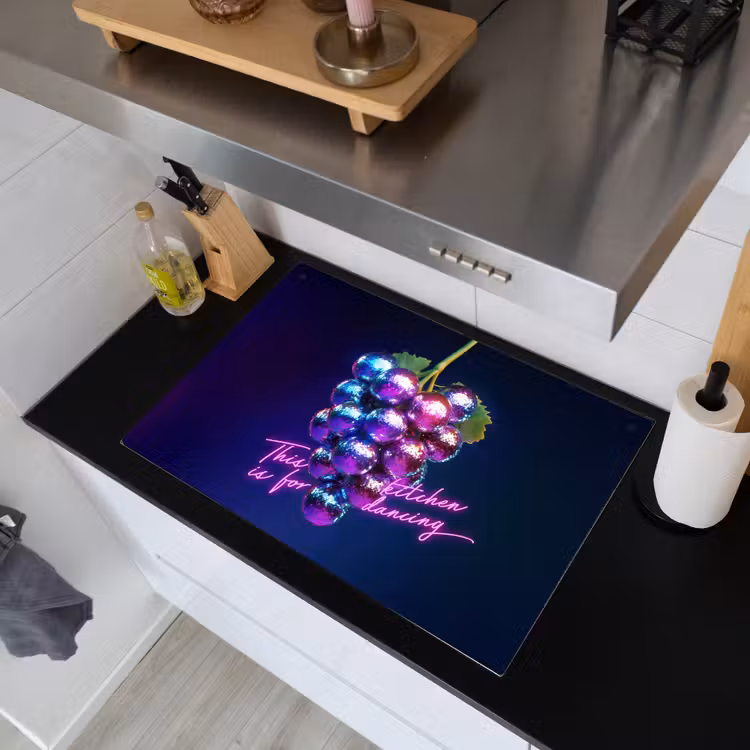 Quote - Neon - Disco - Druiven Inductie beschemer met haakjes klein -sfeer1