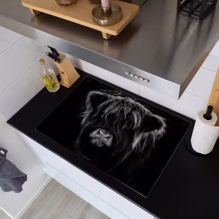 Schotse hooglander - Zwart Inductie beschemer met haakjes klein -sfeer1