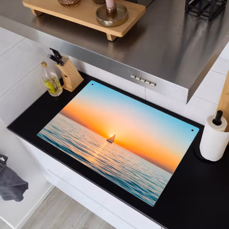 Zee - Zeilboot - Zonsondergang Inductie beschemer met haakjes klein -sfeer1
