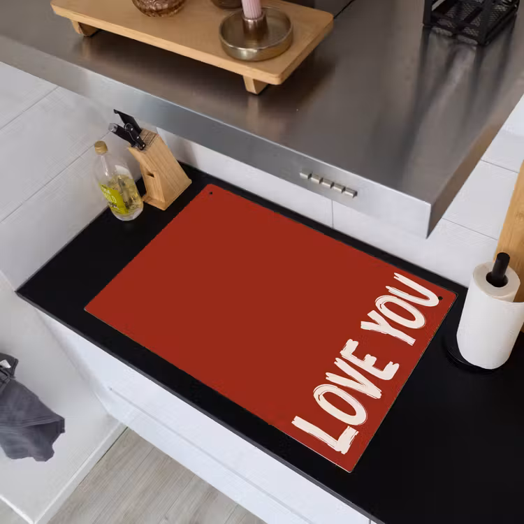 Schuin - Loveyou - Rood Inductie beschemer met haakjes klein -sfeer1