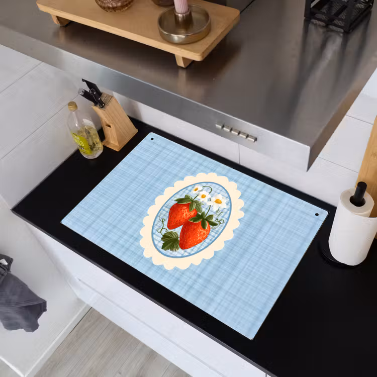 Aardbeien - Lijst - Rood - Geruit Inductie beschemer met haakjes klein -sfeer1