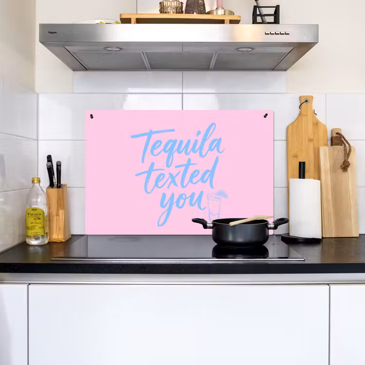Tequila texted you - Roze - Blauw Inductie beschemer met haakjes klein -sfeer2