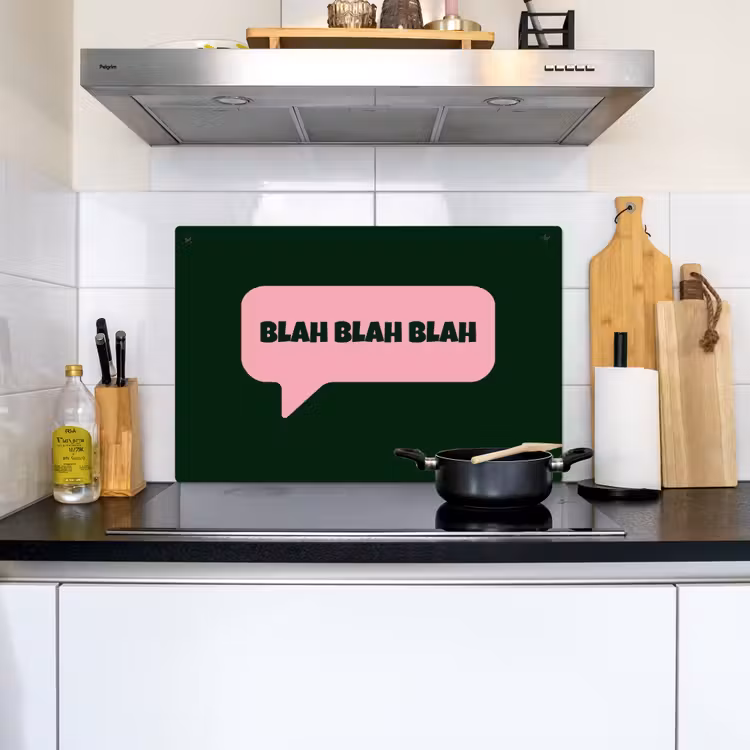 Tekstwolk - BLAH BLAH BLAH - Roze Inductie beschemer met haakjes klein -sfeer2
