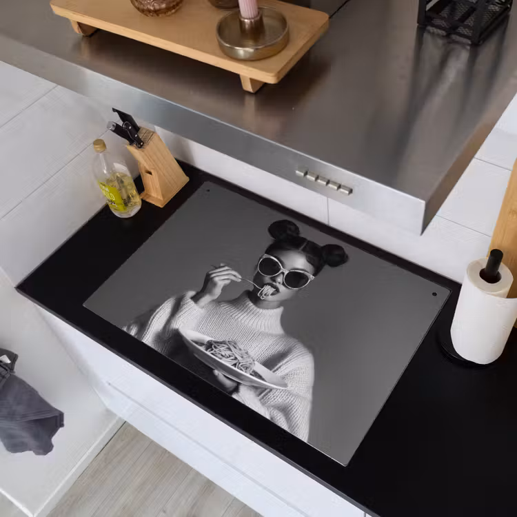 Vrouw - Pasta - Zonnebril Inductie beschemer met haakjes klein -sfeer1