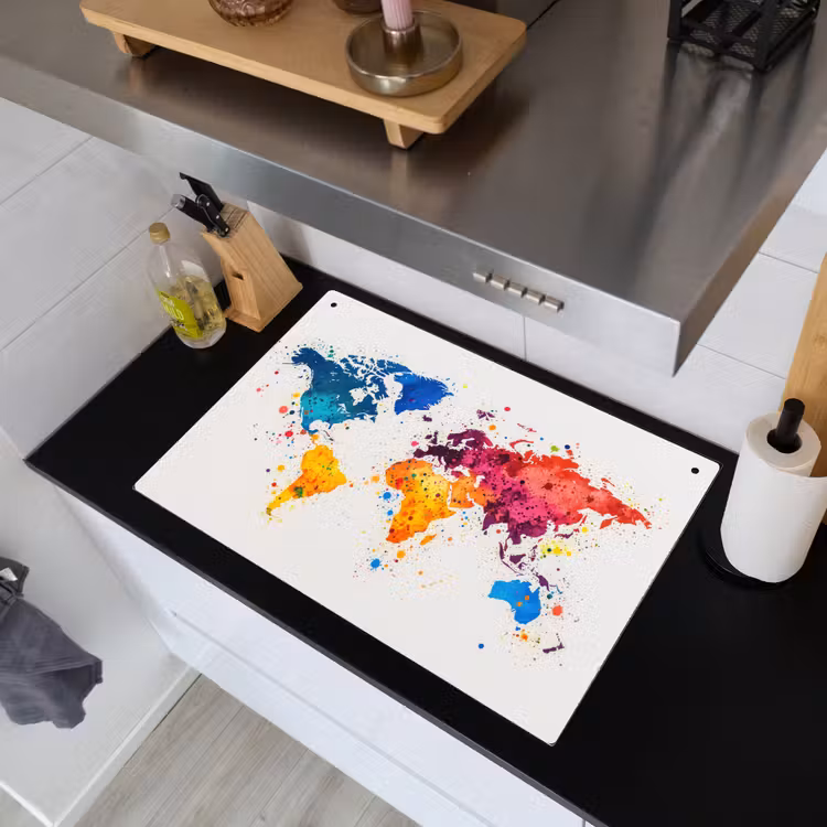 Wereldkaart - Graffiti - Kleurrijk Inductie beschemer met haakjes klein -sfeer1