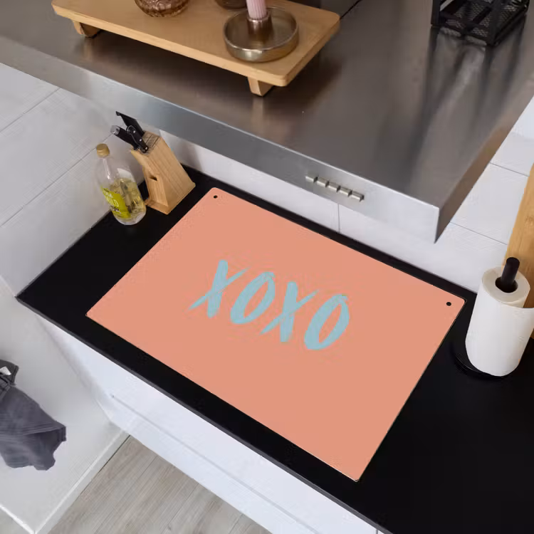 XOXO - Blauw - Perzikkleur Inductie beschemer met haakjes klein -sfeer1
