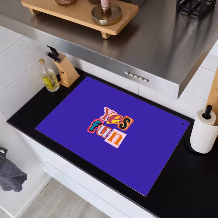 Yes fun - Kleurrijk - Collage-stijl Inductie beschemer met haakjes klein -sfeer1