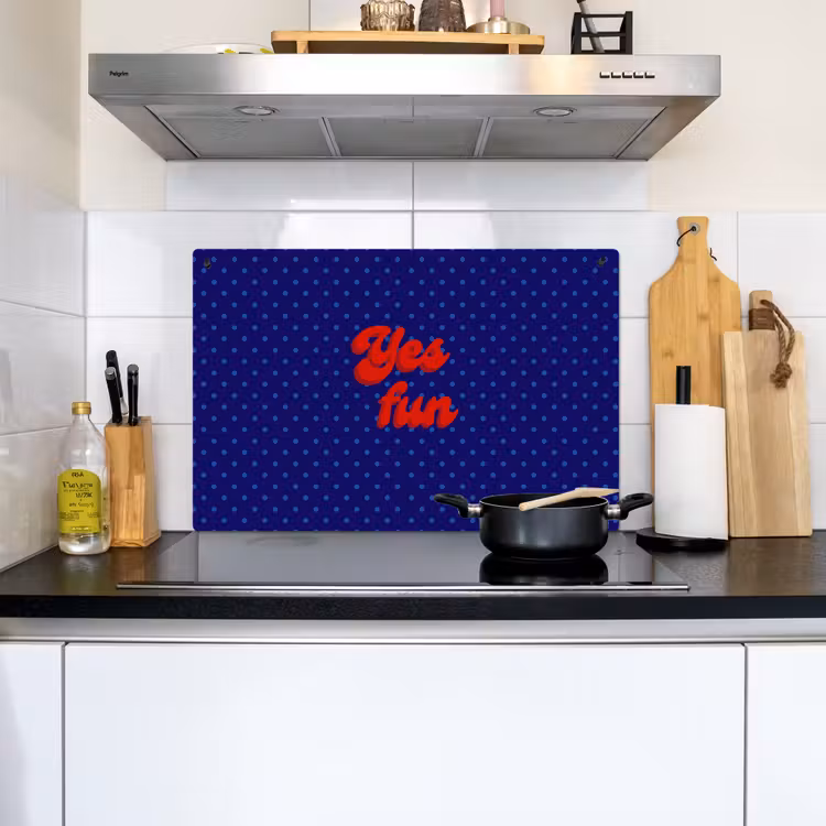 Yes fun - Rood - Blauw - Stippen Inductie beschemer met haakjes klein -sfeer2