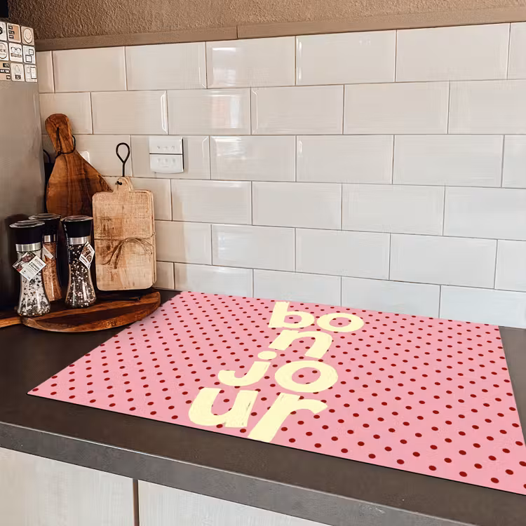 Bonjour - Stippen - Roze- Geel Inductie beschermer vinyl 3mm klein -sfeer3