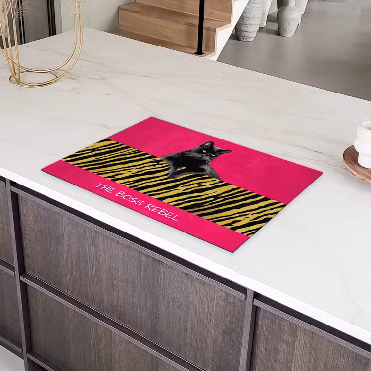 Kat - Baas - Roze - Tijgerprint Inductie beschermer vinyl 3mm klein -sfeer8