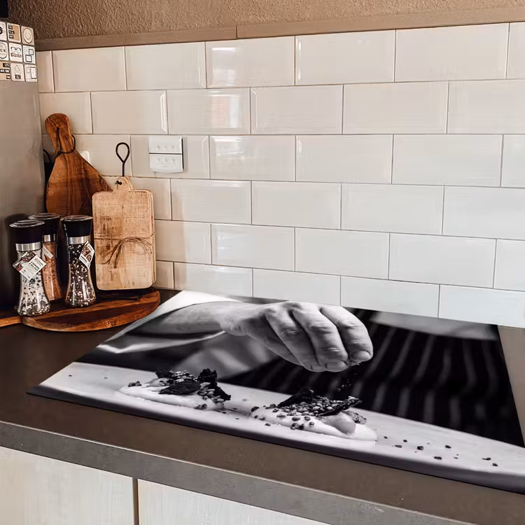 Chef - Garnering - Gerecht Inductie beschermer vinyl 3mm klein -sfeer3