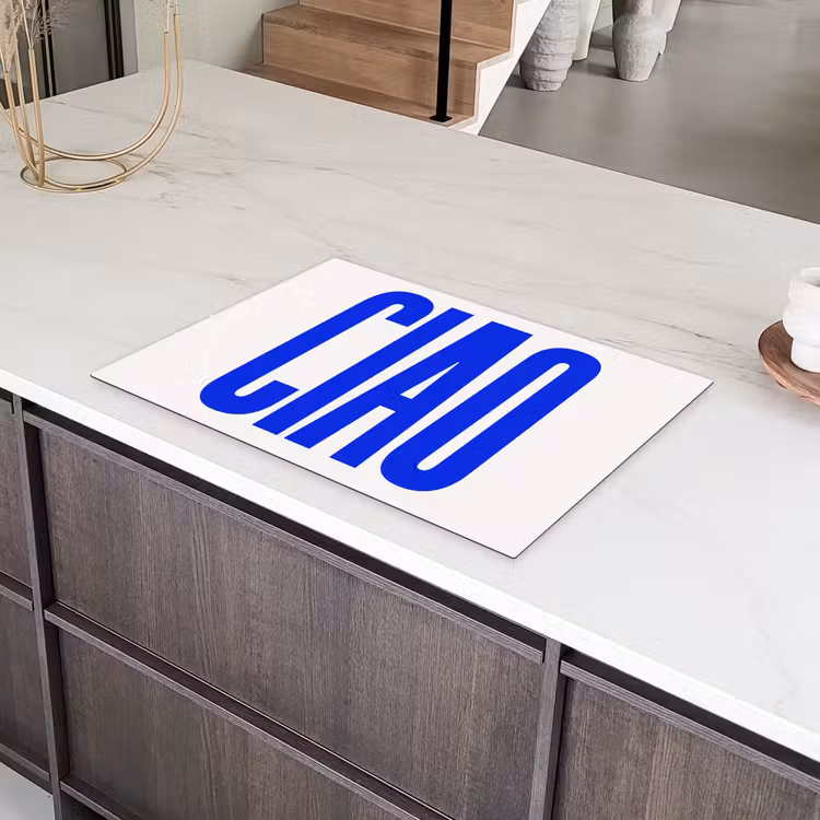 Ciao - Hoofdletters - Blauw - Minimalistisch Inductie beschermer vinyl 3mm klein -sfeer8
