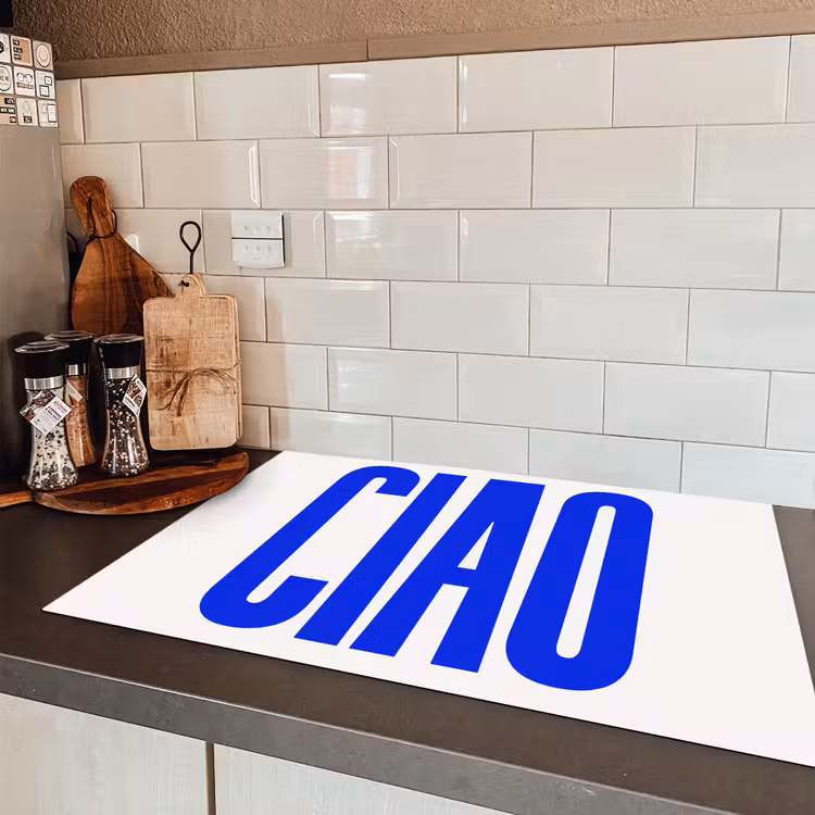 Ciao - Hoofdletters - Blauw - Minimalistisch Inductie beschermer vinyl 3mm klein -sfeer3