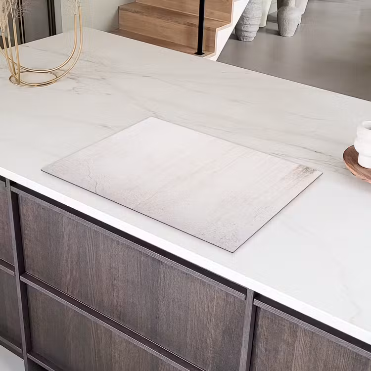 Beton - Muur - Wit Inductie beschermer vinyl 3mm klein -sfeer8