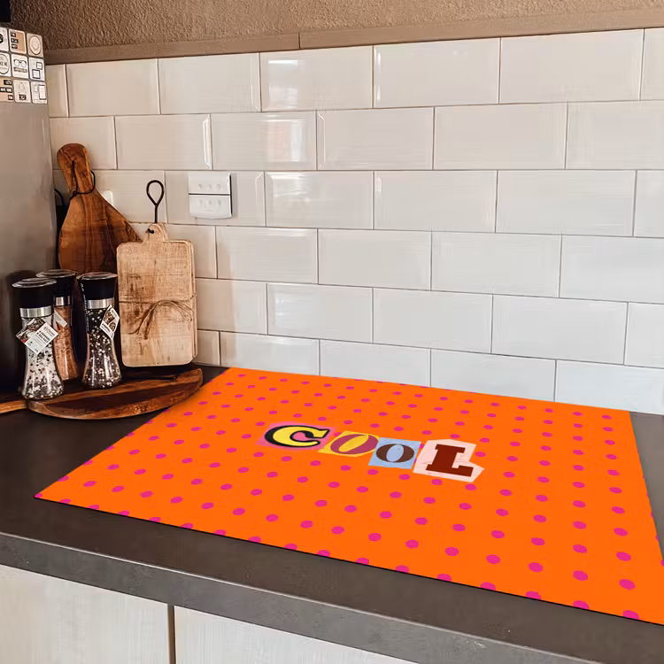Cool - Stippen - Oranje Inductie beschermer vinyl 3mm klein -sfeer3