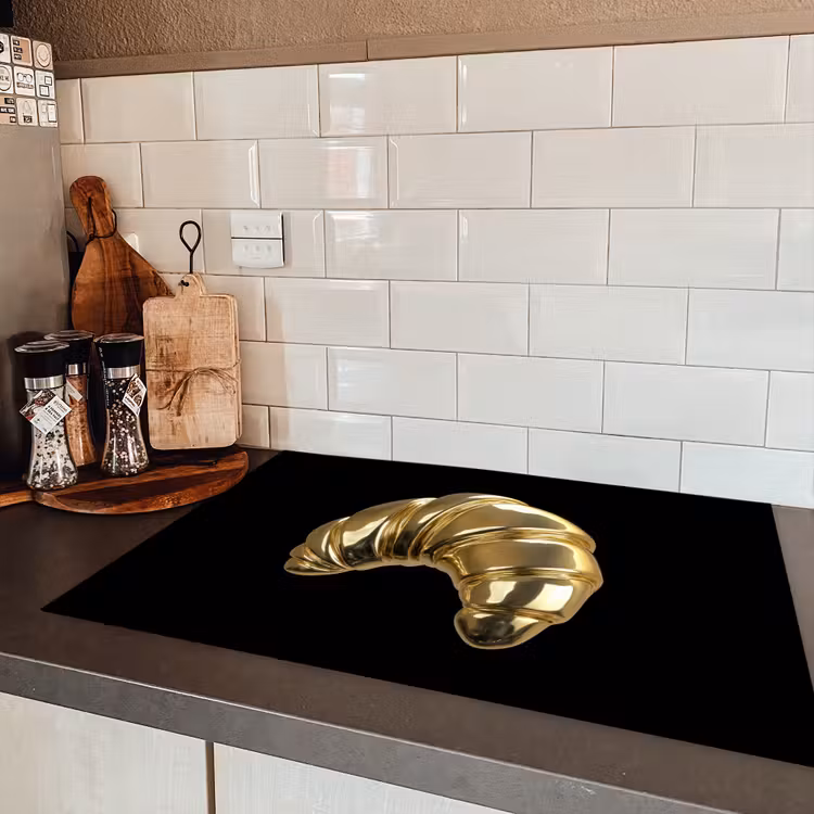 Croissant - Brood - Goud - Zwart Inductie beschermer vinyl 3mm klein -sfeer3