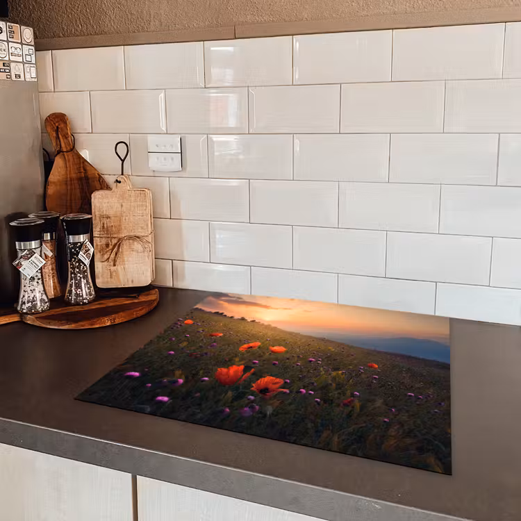Bloemenveld - Gras - Bloemen - Planten - Zonsondergang - Oranje Inductie beschermer vinyl 3mm middel -sfeer3
