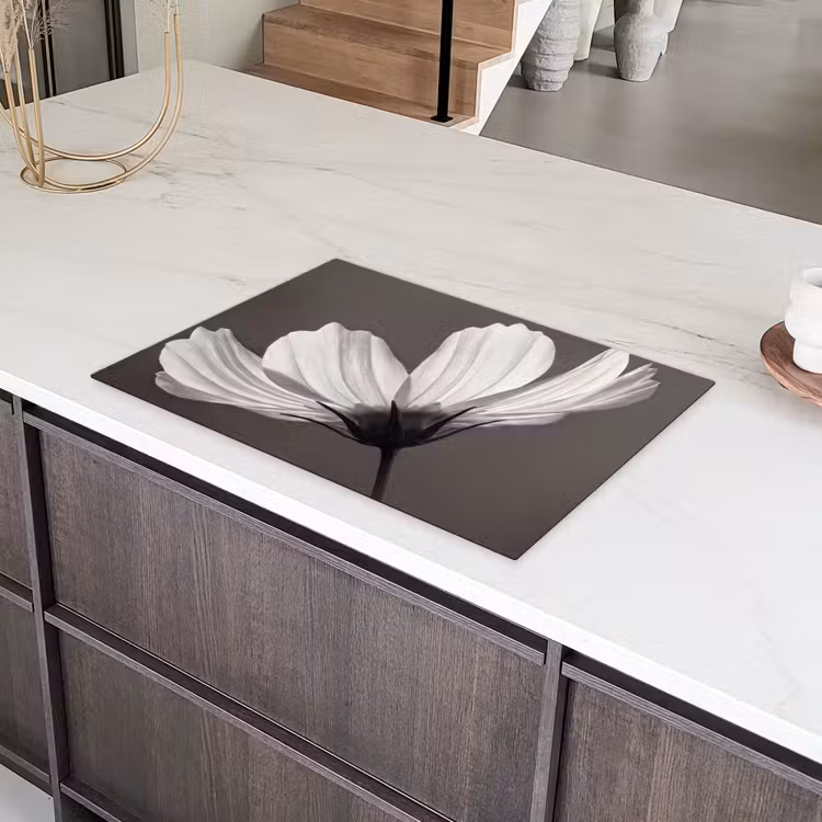 Bloem - Minimalistisch - Zwart - Wit Inductie beschermer vinyl 3mm klein -sfeer8