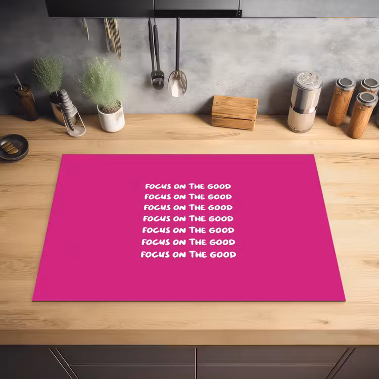 Focus on the good - Roze - wit Inductie beschermer vinyl 3mm klein -sfeer5