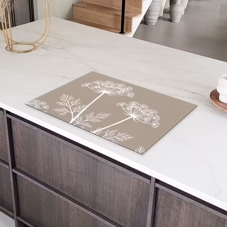 Grafisch - Fluitenkruid - Taupe Inductie beschermer vinyl 3mm klein -sfeer8