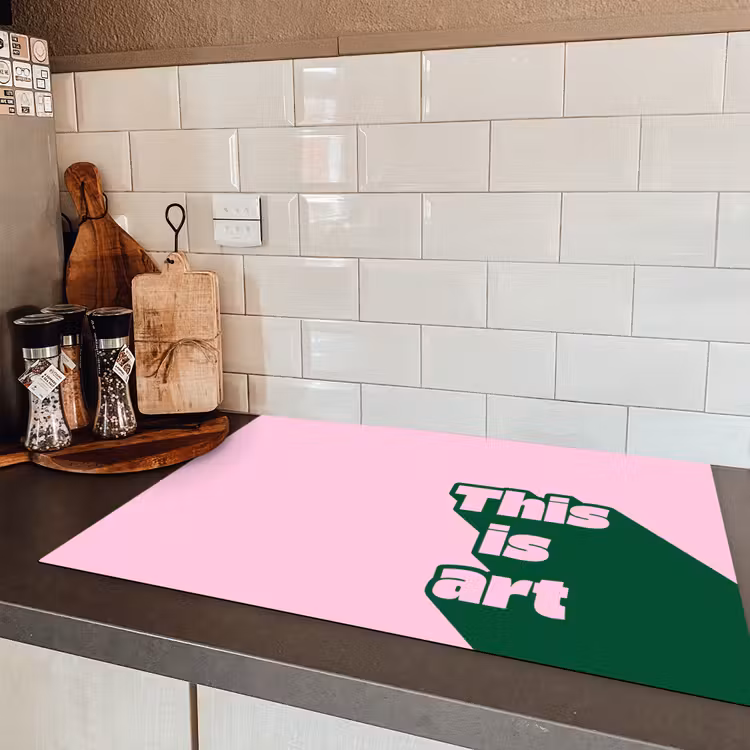 Groen - Teskt - This is art - Roze Inductie beschermer vinyl 3mm klein -sfeer3