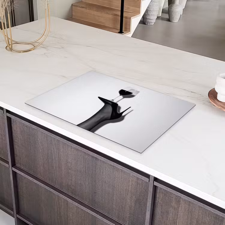 Hak - Wijn - Minimalistisch - Zwart Inductie beschermer vinyl 3mm klein -sfeer8