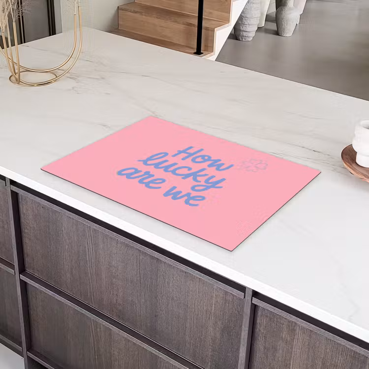 How lucky are we - Klavervier - Roze - Blauw Inductie beschermer vinyl 3mm klein -sfeer8