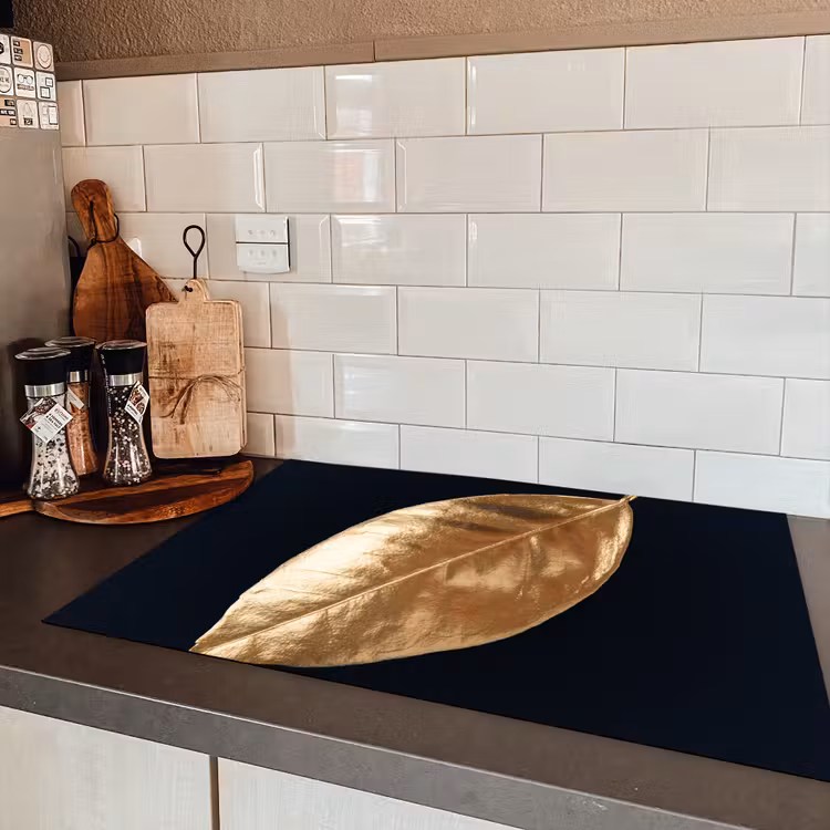 Bladeren - Black en gold - Luxe - Natuur - Planten Inductie beschermer vinyl 3mm klein -sfeer3