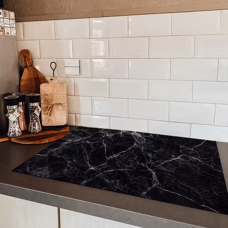 Bliksemschicht door Zwart Marmer Inductie beschermer vinyl 3mm klein -sfeer3